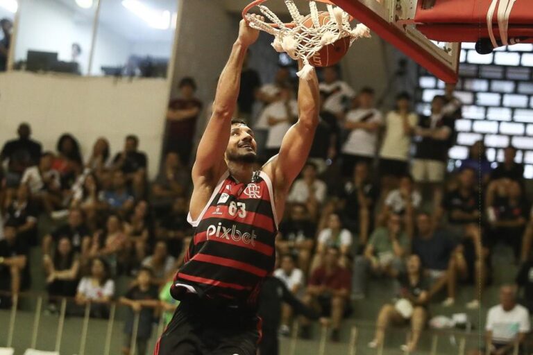 Flamengo derrota Vasco em clássico na abertura do NBB 2024/2025