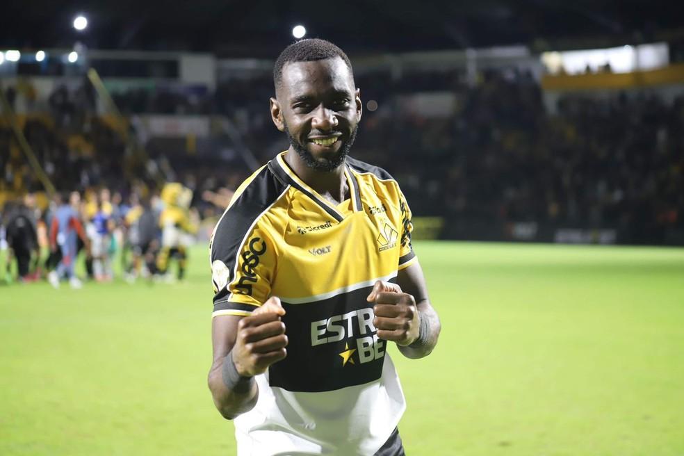 Yannick Bolasie no Criciúma