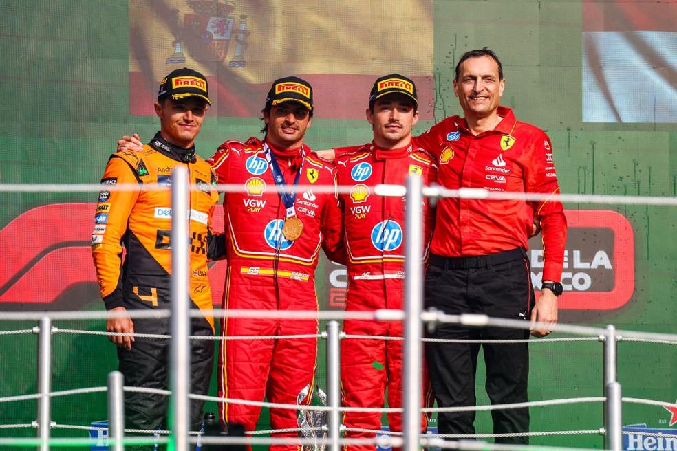 Pódio do GP do México da F1 2025, com Carlos Sainz, Lando Norris e Charles Leclerc