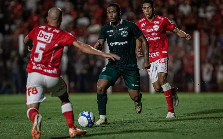 Goiás e Vila Nova se enfrentam em clássico emocionante no Campeonato Brasileiro da Série B