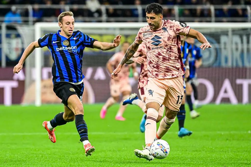 Jogadores da Inter de Milão em ação contra o Torino