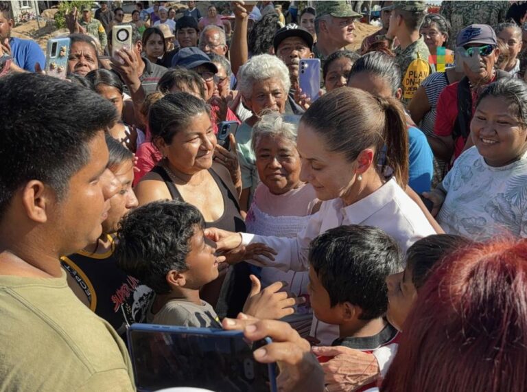 Claudia Sheinbaum supervisiona limpeza em Acapulco após o furacão John