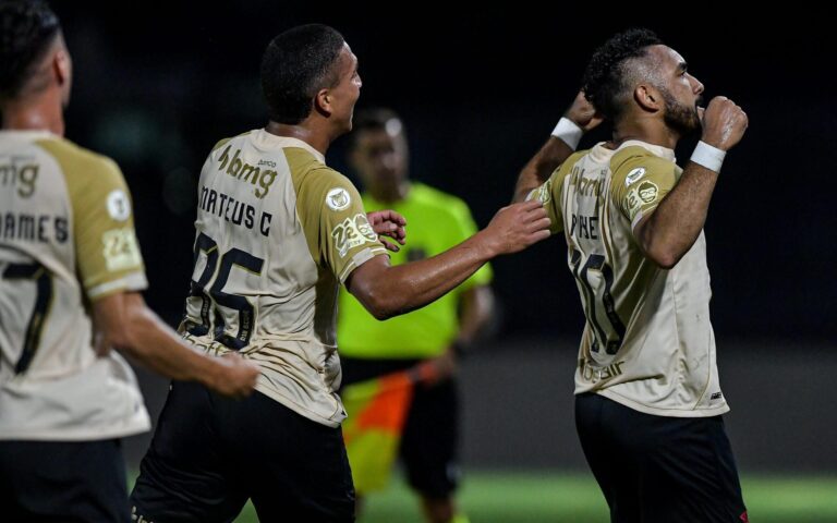 Payet brilha em vitória do Vasco sobre o Bahia e alça o time na tabela do Brasileirão