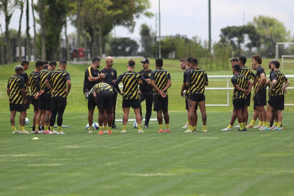 Treino do Amazonas no CT do Athletico-PR