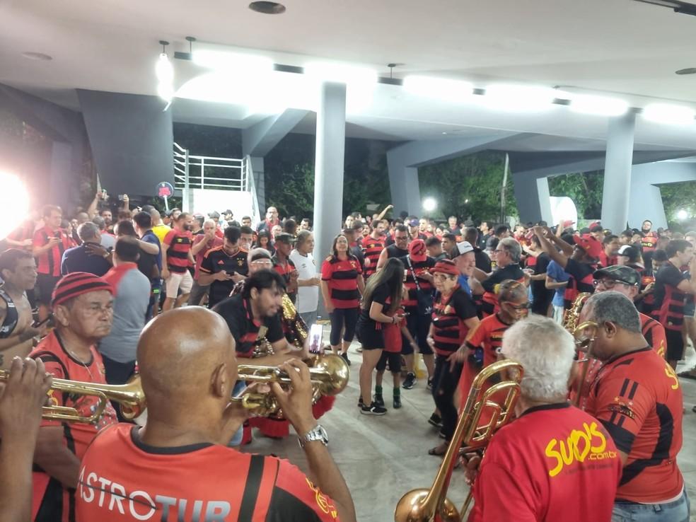 Tradicional Treme Terra animou os torcedores de Sport x Ceará