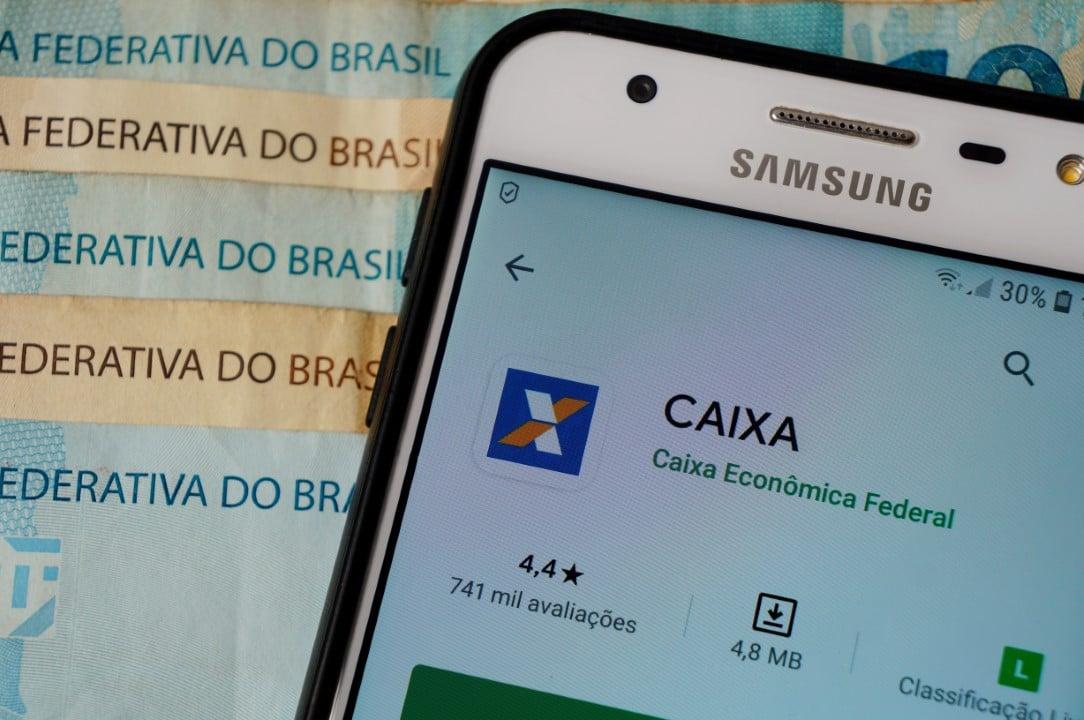 Aplicativo da Caixa Econômica Federal em um celular