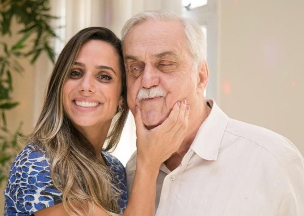 Aline Souza com o pai José Roberto de Souza