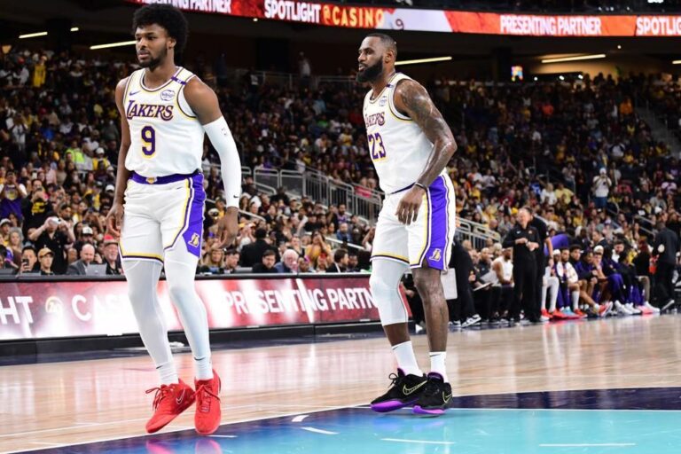 LeBron James perde a paciência com perguntas sobre a adaptação do filho Bronny na NBA