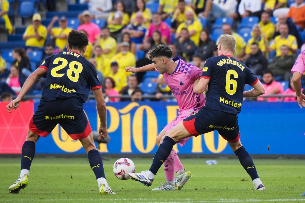 Jogadores do Girona aquecendo antes do jogo contra Las Palmas