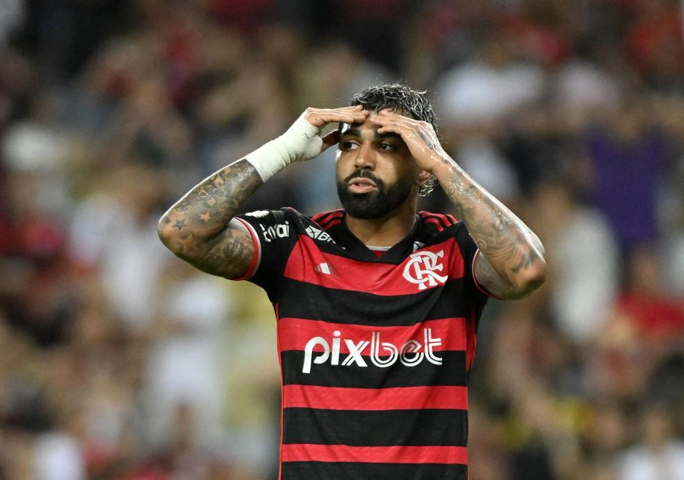 Gabigol com as mãos na cabeça em Flamengo x Fluminense