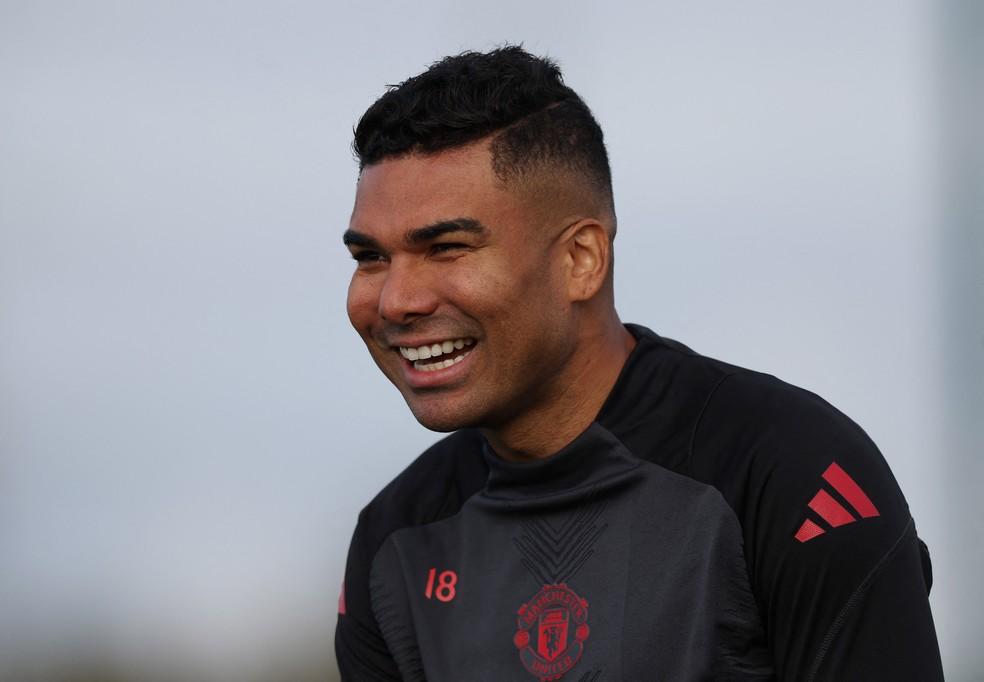 Casemiro treinou normalmente e pode pintar na escalação do United para o jogo contra o Fenerbahçe