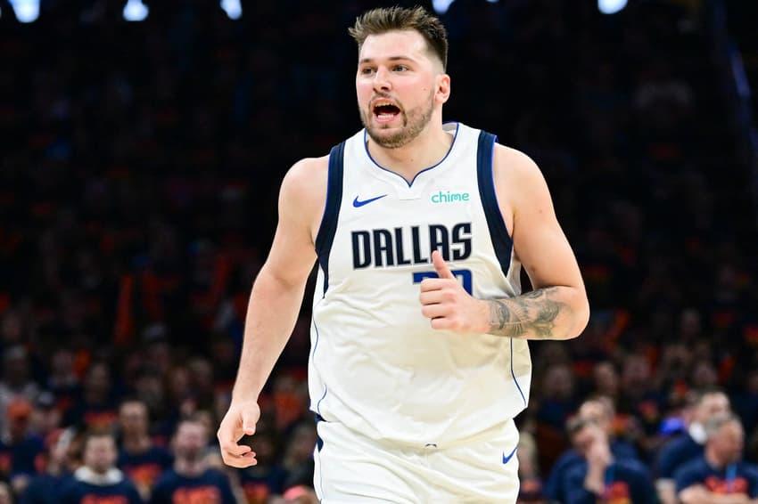 Luka Doncic em ação durante uma partida do Dallas Mavericks