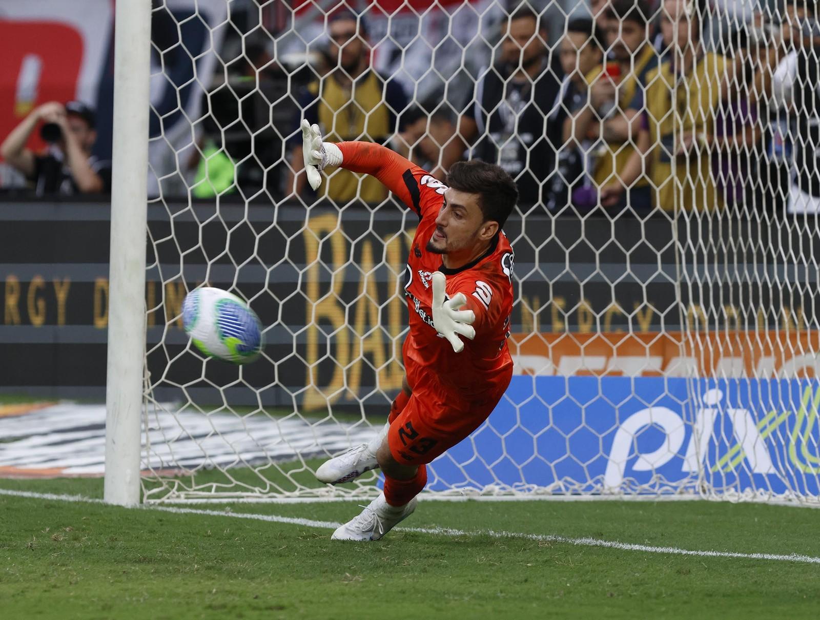 Rafael, do São Paulo, foi convocado pela primeira vez.