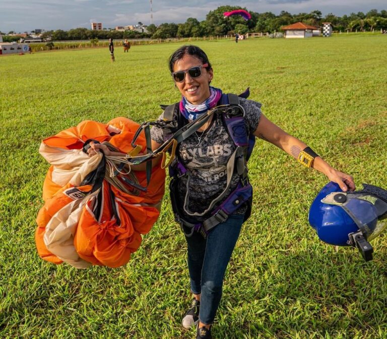 Paraquedista chilena morre em trágico acidente durante salto em Boituva