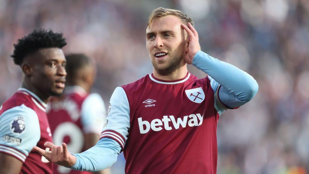 Jarrod Bowen celebra um gol pelo West Ham.