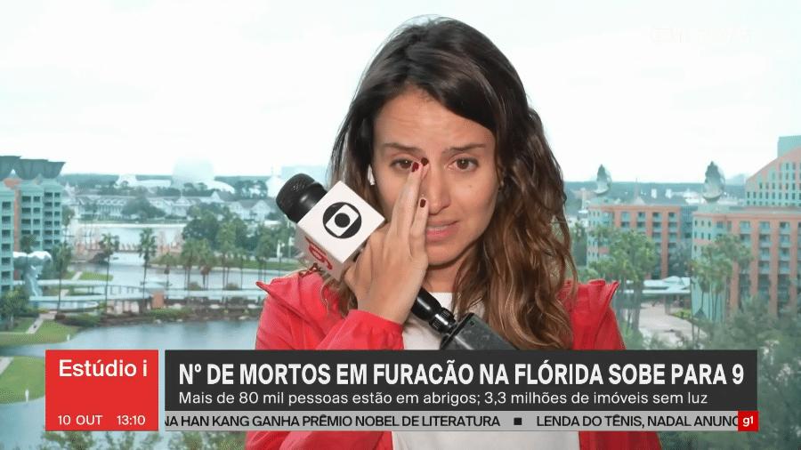 Raquel Krähenbühl se emocionou ao falar de cobertura de furacão Milton, na Flórida (EUA).