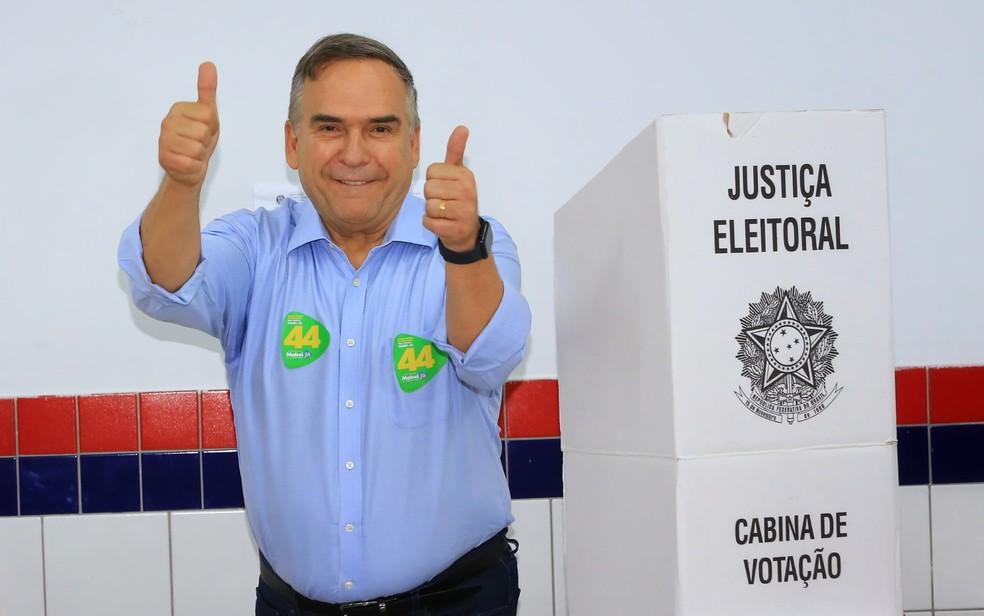 Sandro Mabel (União) vota no segundo turno das eleições, em Goiás