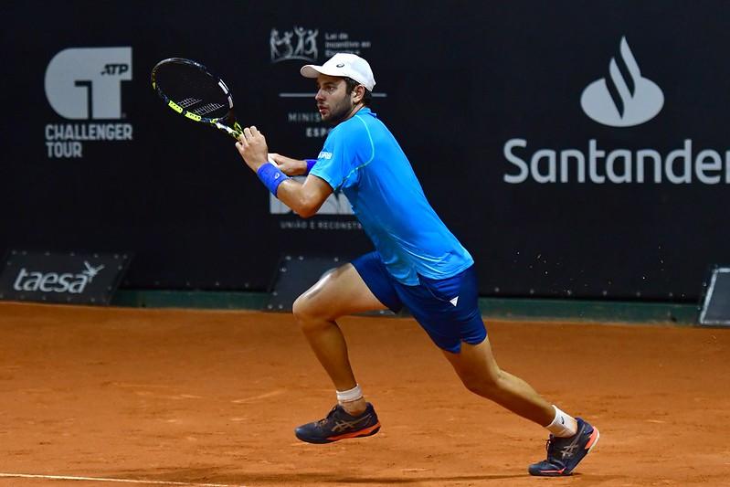 João Fonseca durante partida no Challenger de Brest