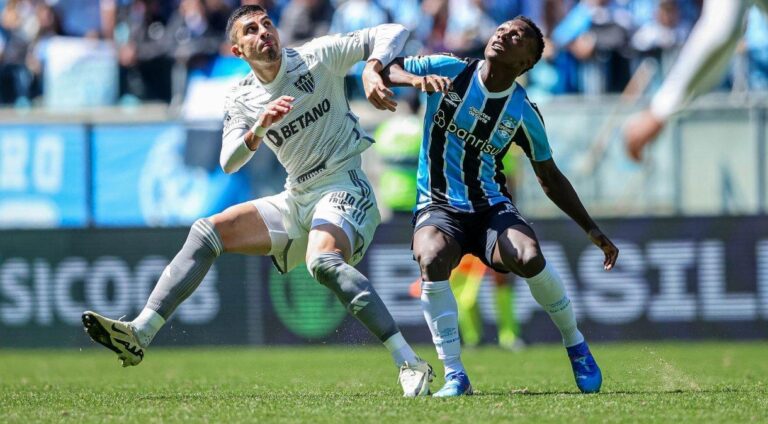 Atlético-MG e Grêmio se enfrentam em clássico atrasado pelo Brasileirão