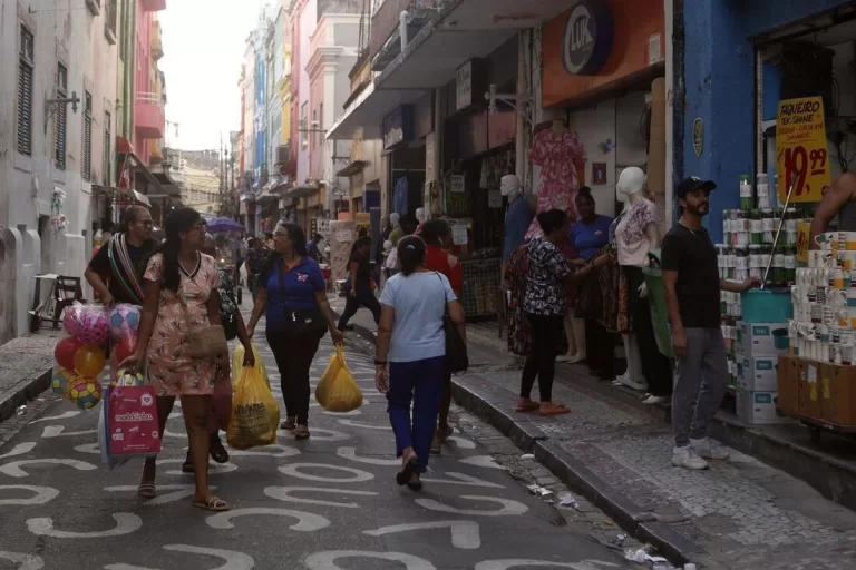 Comércio do Recife Alterado pelo Dia do Comerciário: Confira o que Abre e Fecha