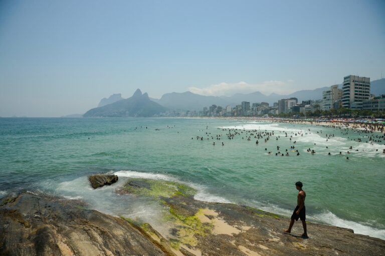 Calendário de Feriados e Pontos Facultativos para o Final de 2024