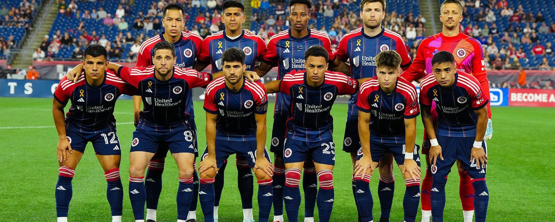 Caleb Porter, treinador do New England Revolution, durante partida.