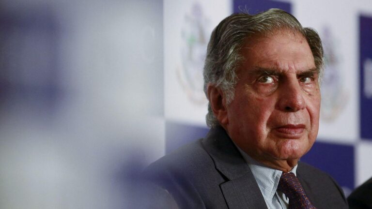 Ratan Tata, Ícone Empresarial da Índia, Morre aos 86 Anos