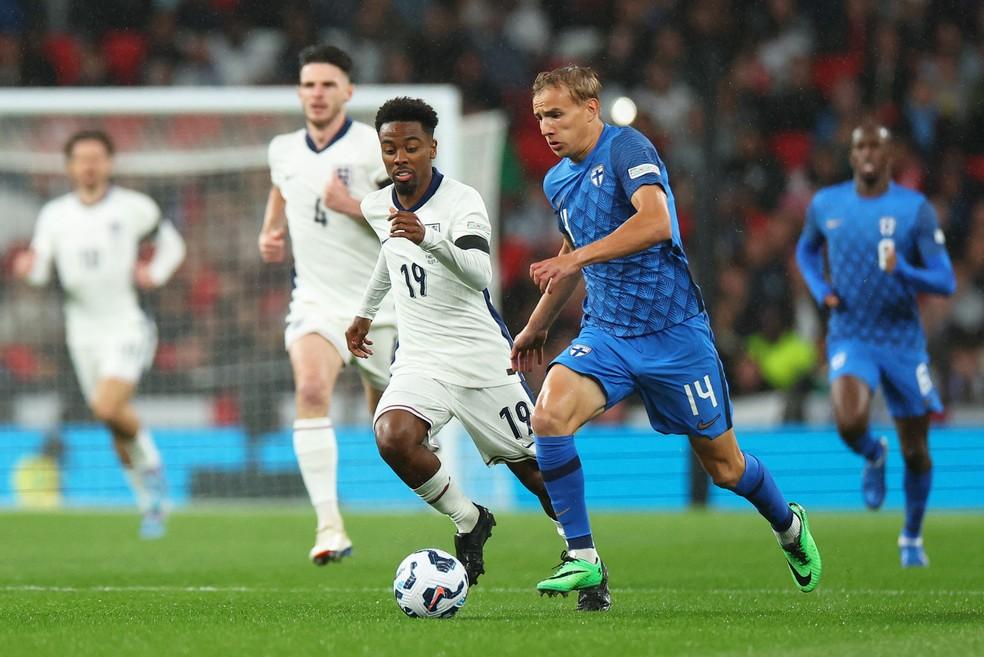 Angel Gomes, em Inglaterra x Finlândia na Liga das Nações