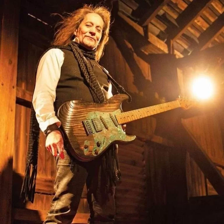 Ex-guitarrista de Ozzy Osbourne, Jake E. Lee, é baleado em Las Vegas