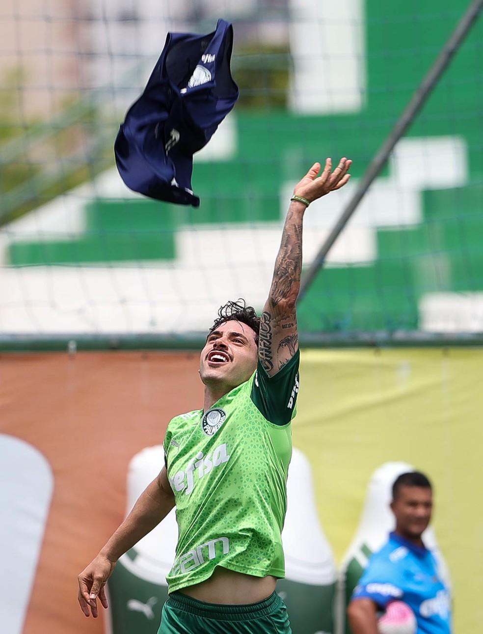 Mauricio durante treino do Palmeiras na Academia de Futebol