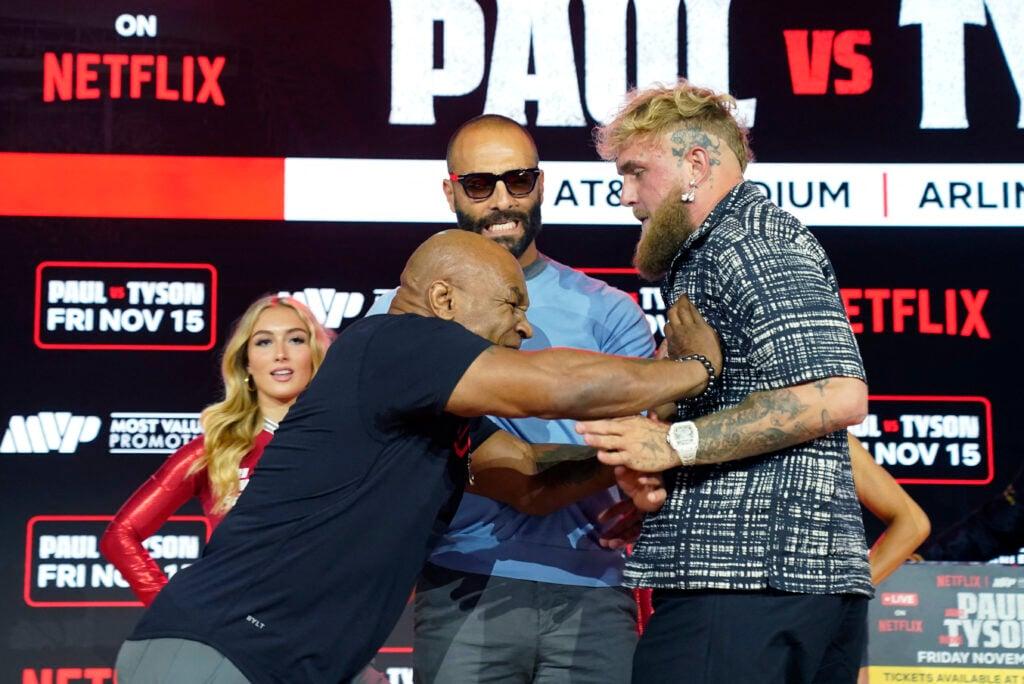 Mike Tyson e Jake Paul em conferência de imprensa