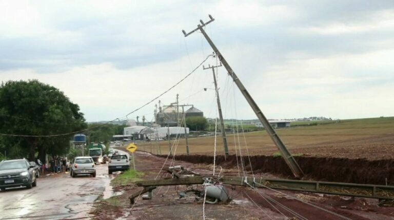 Temporal Devasta Cidades do Oeste do Paraná, Deixando Estragos e Prejuízos