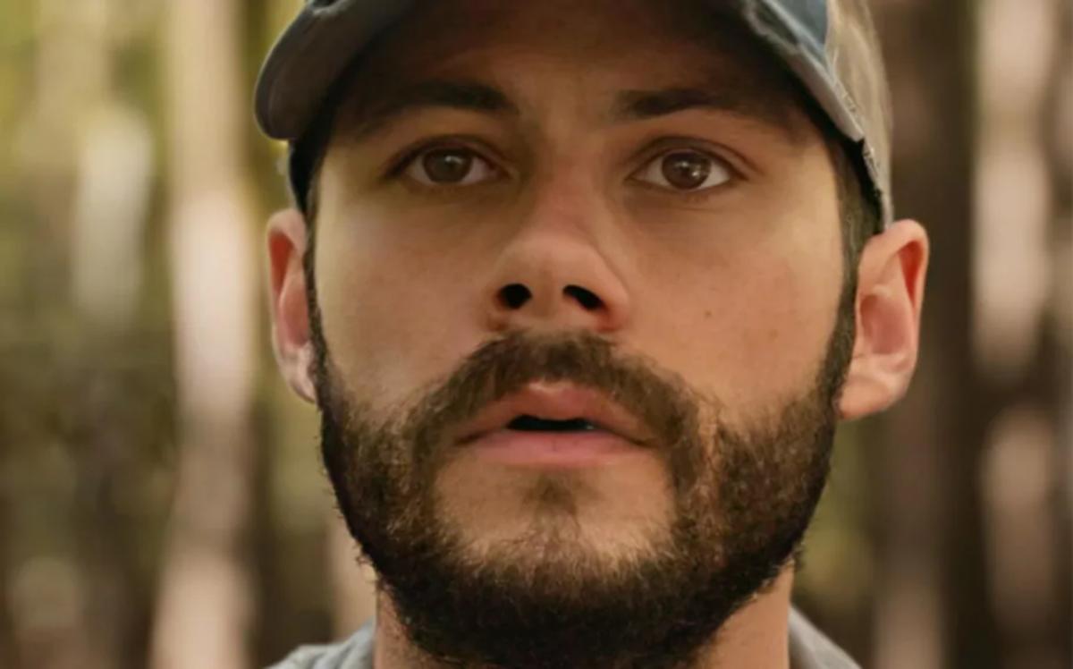 Os Horrores do Caddo Lake: filme de terror com Dylan O'Brien