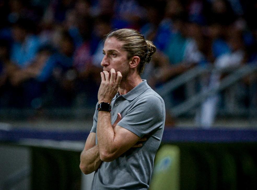 Filipe Luís em ação durante o jogo Bahia x Flamengo