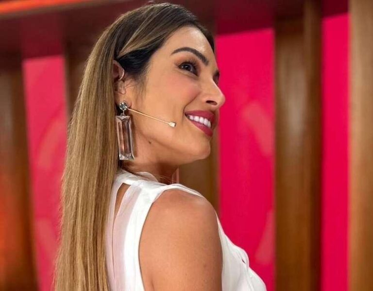 Patrícia Poeta Brilha em Look Off-White em Apresentação do Encontro