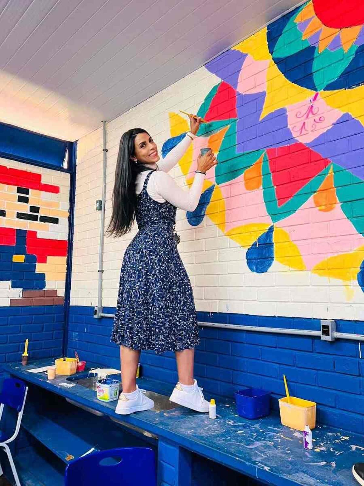 Professora Kênia Holanda, premiada com a medalha de mérito feminino da Academia Brasileira de Ciência, História e Literatura (Abrasci).