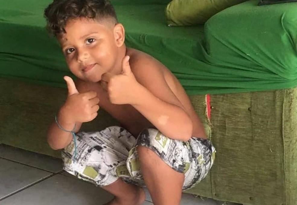 Thomas Felipe Bandeira da Rocha, de 10 anos, morreu após levar um choque elétrico em praça na Zona Oeste do Recife