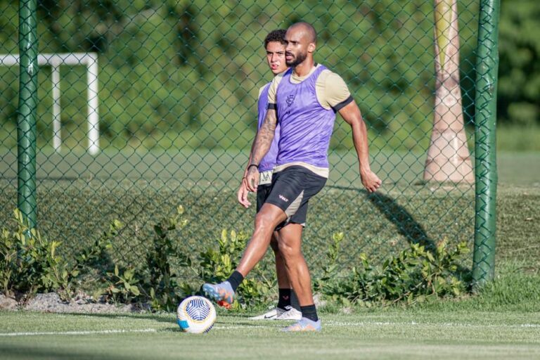 Vitória se prepara para duelo decisivo contra o Athletico