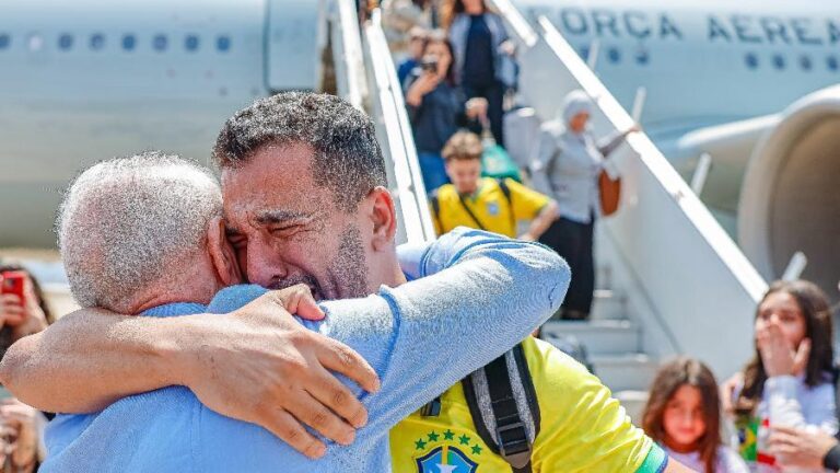 Repatriados do Líbano: Pedido de Cessar-Fogo e Críticas a Israel