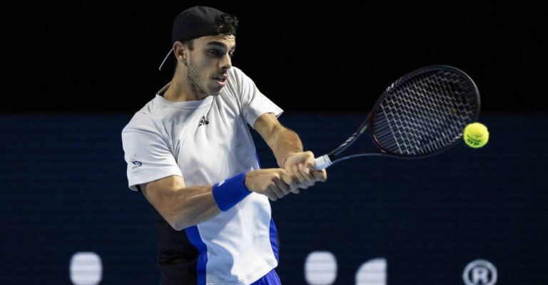 Francisco Cerundolo avança para a segunda rodada do Paris Masters