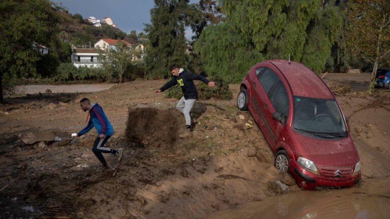 Troops and Rescue Teams Mobilize After Devastating Floods in Southern and Eastern Spain