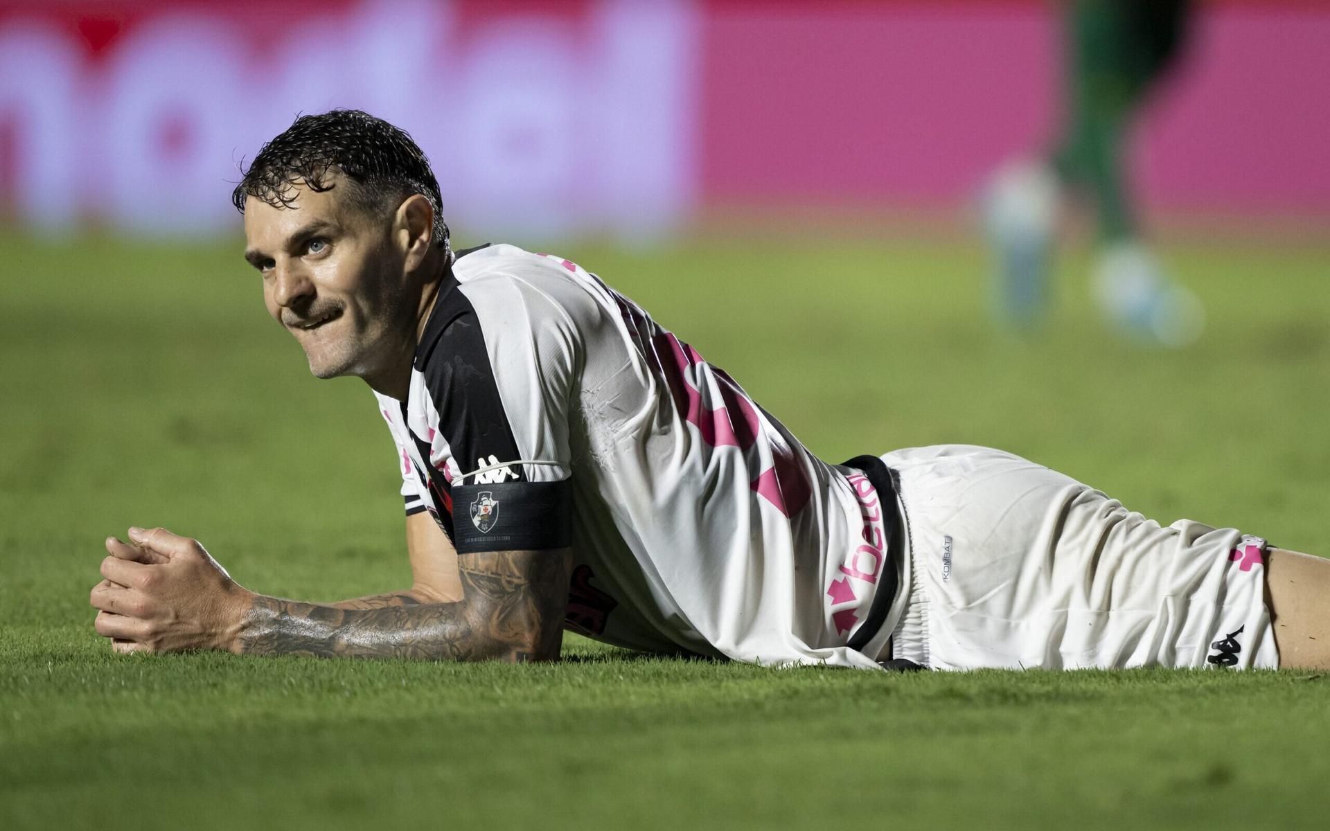 Pablo Vegetti, atacante do Vasco, comemora gol durante o campeonato Brasileiro