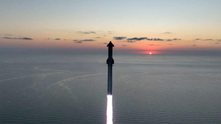 SpaceX realiza com sucesso o quinto teste do Starship com captura do booster