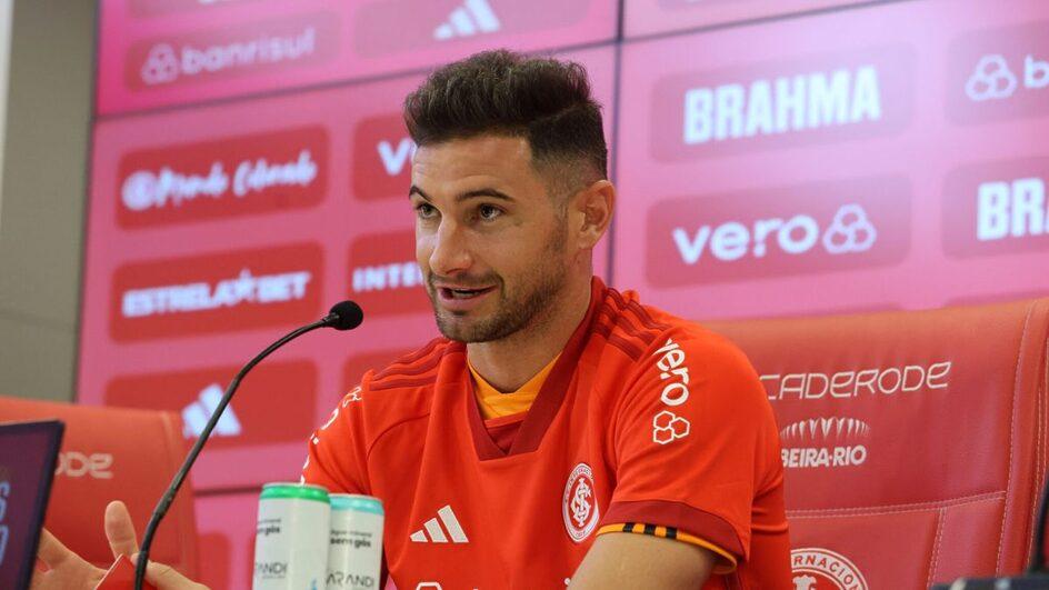 Pedro Raul atuando pelo Corinthians