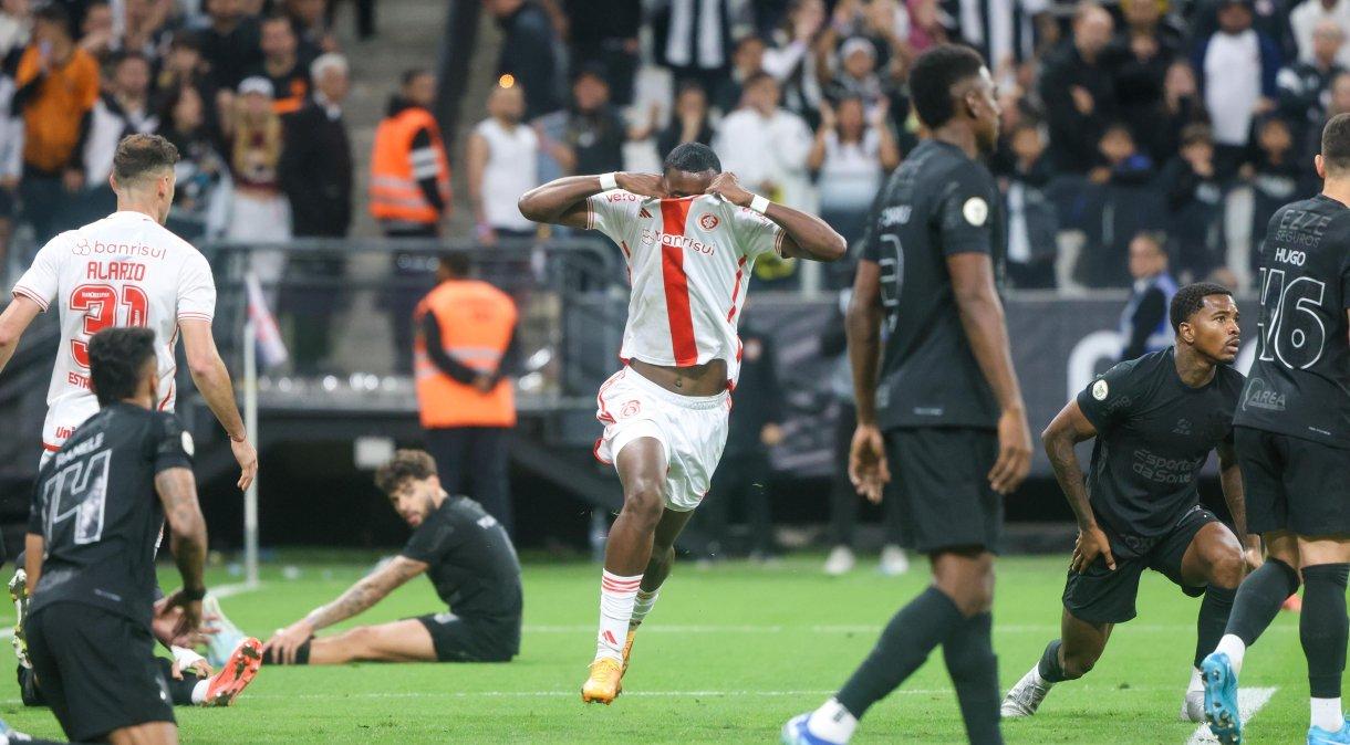 Corinthians e Internacional ficaram no 2 a 2 na Neo Química Arena.