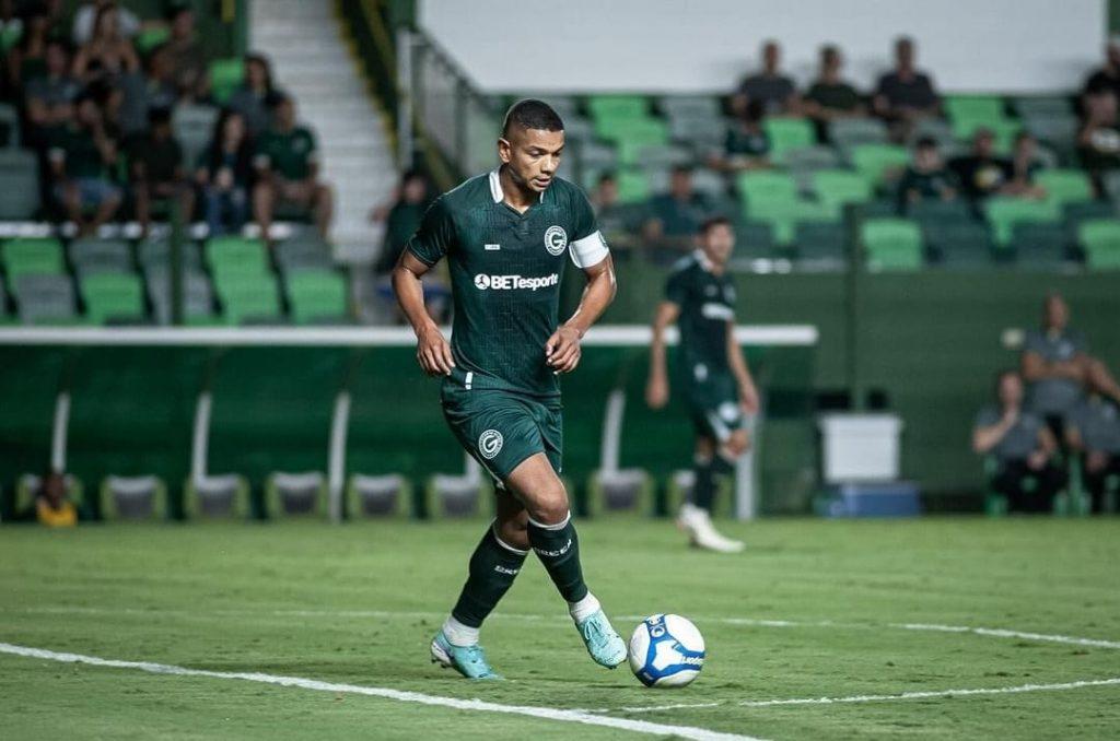 Jogadores do Goiás em campo