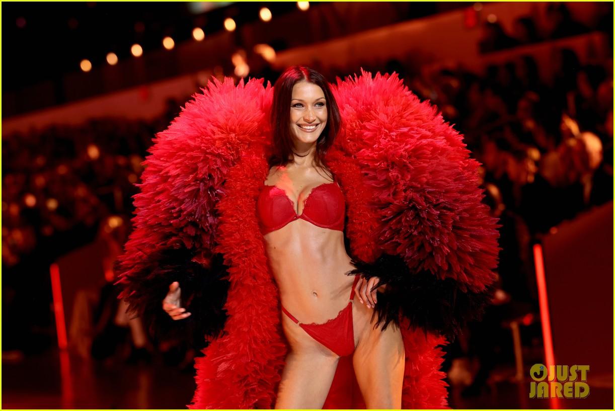 Bella Hadid e Gigi Hadid no Victoria's Secret Fashion Show 2024