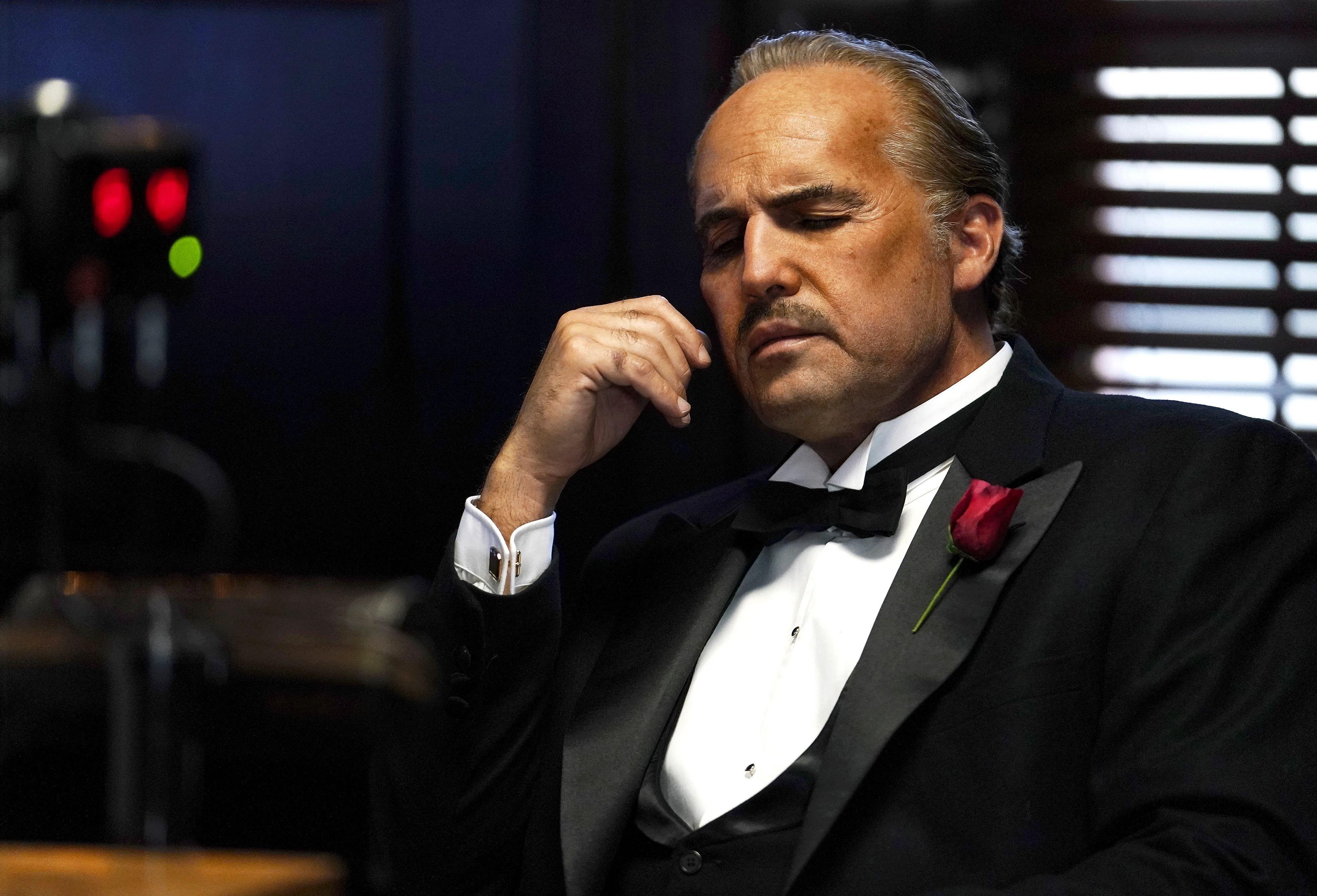 Billy Zane como Marlon Brando