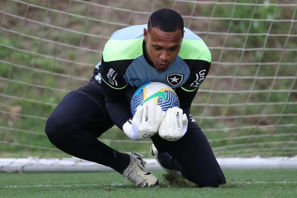 John em treino do Botafogo