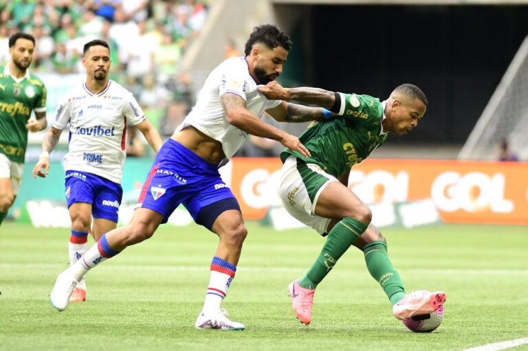 Fortaleza e Palmeiras empatam em duelo dramático pelo Brasileirão